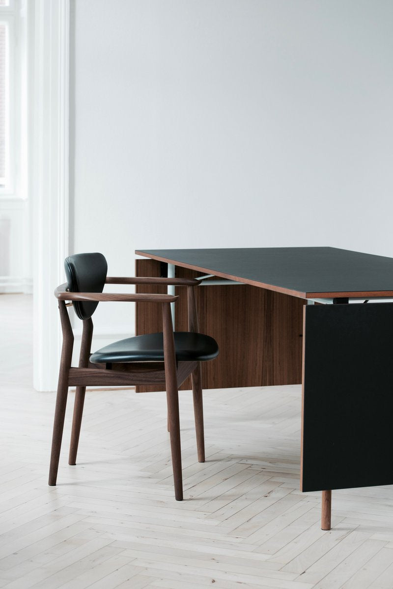 Chaise de salle à manger sans accoudoirs en noyer